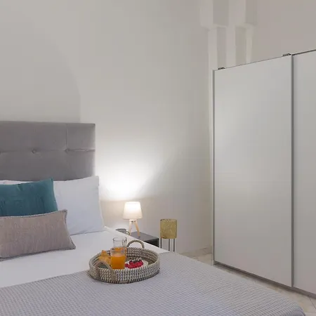Elegant 3br By The White Tower