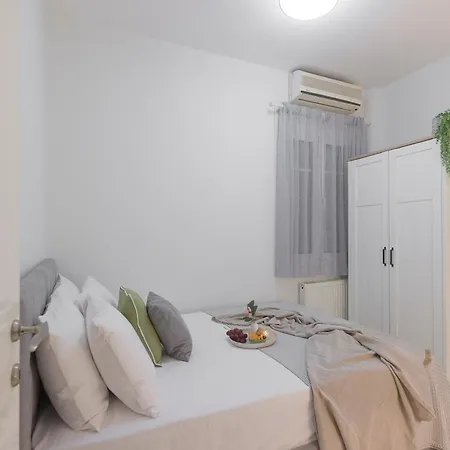 Elegant 3br By The White Tower Апартаменты *