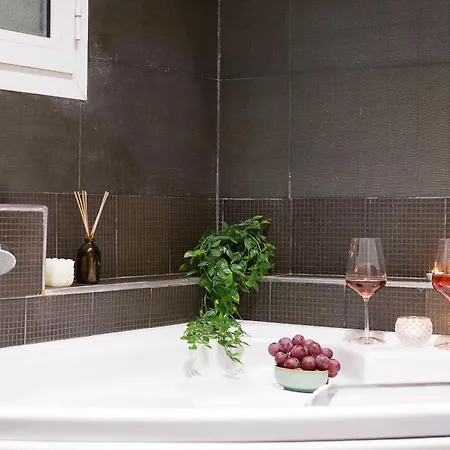 Elegant 3br By The White Tower Салоники