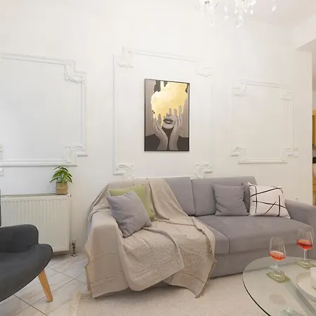 Apartment Elegant 3br By The White Tower
