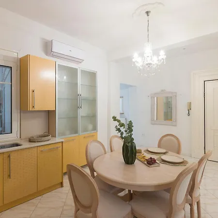 Elegant 3br By The White Tower Апартаменты *