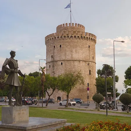 Апартаменты Elegant 3br By The White Tower *